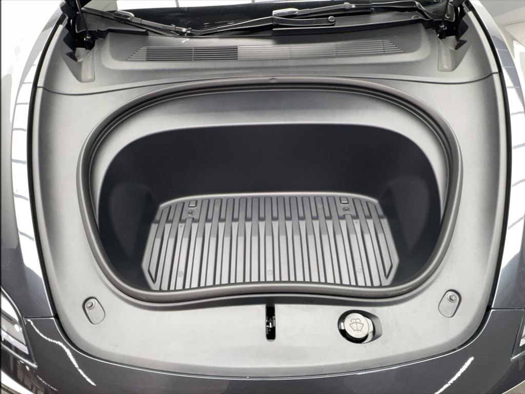 Used 2025 Tesla Model 3 image 18