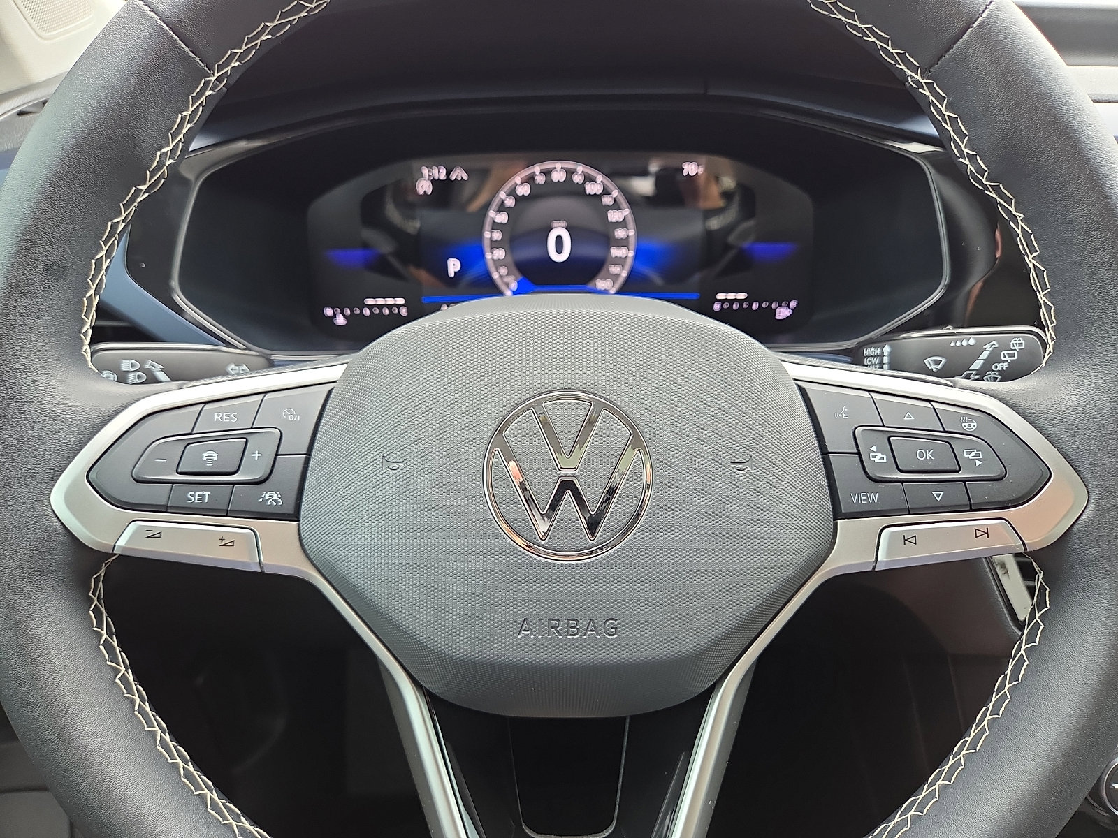 Used 2024 Volkswagen Taos SE AWD/4WD image 24