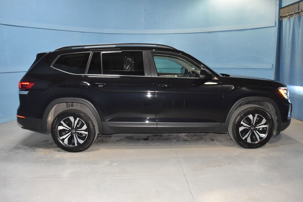 Used 2025 Volkswagen Atlas SE image 18