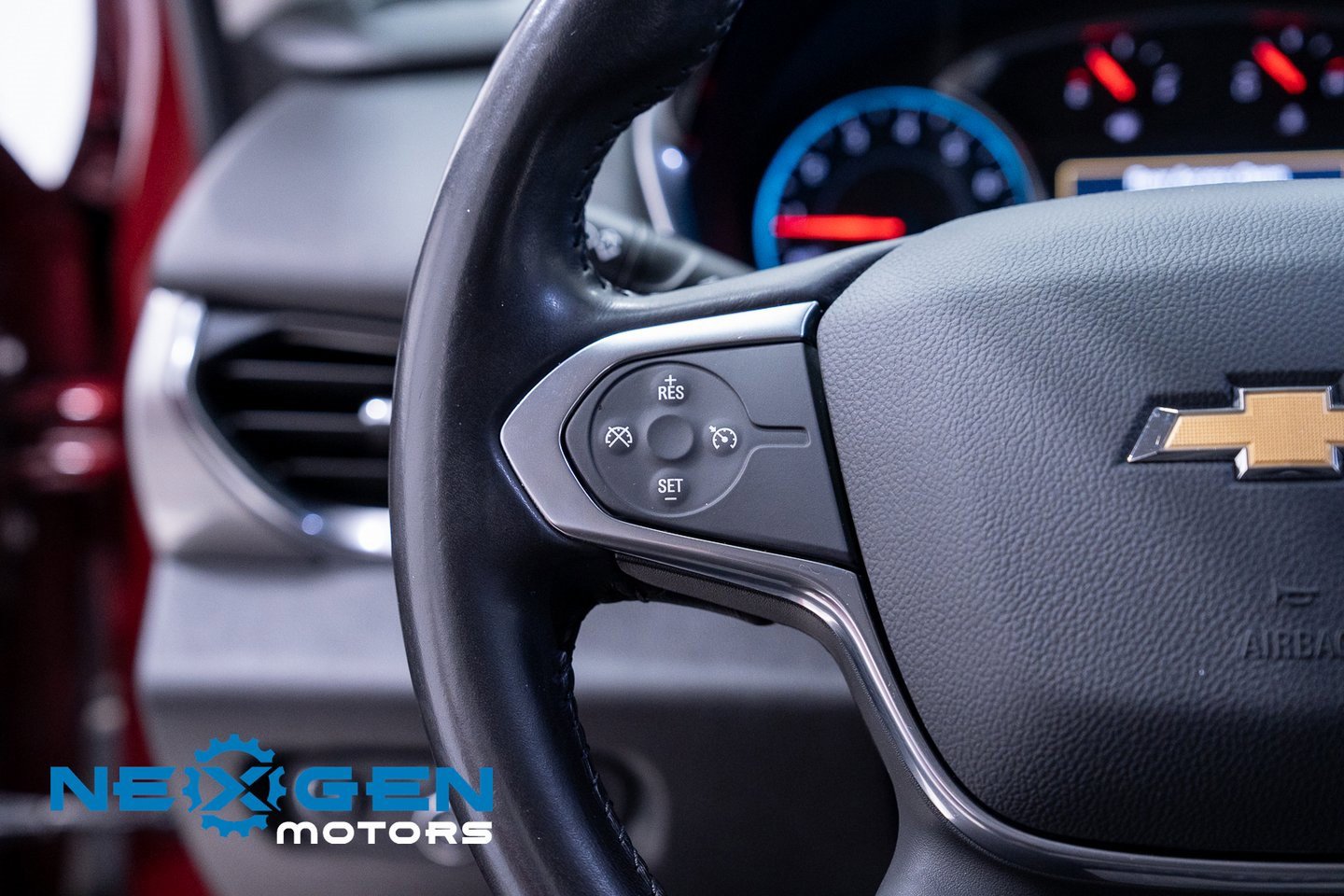 Used 2020 Chevrolet Traverse LT image 19