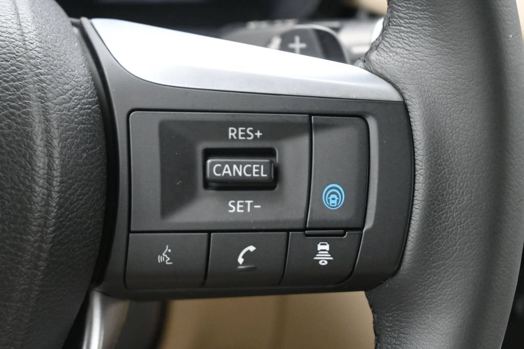 Used 2023 INFINITI QX60 Luxe w/ Cargo Package FWD image 8