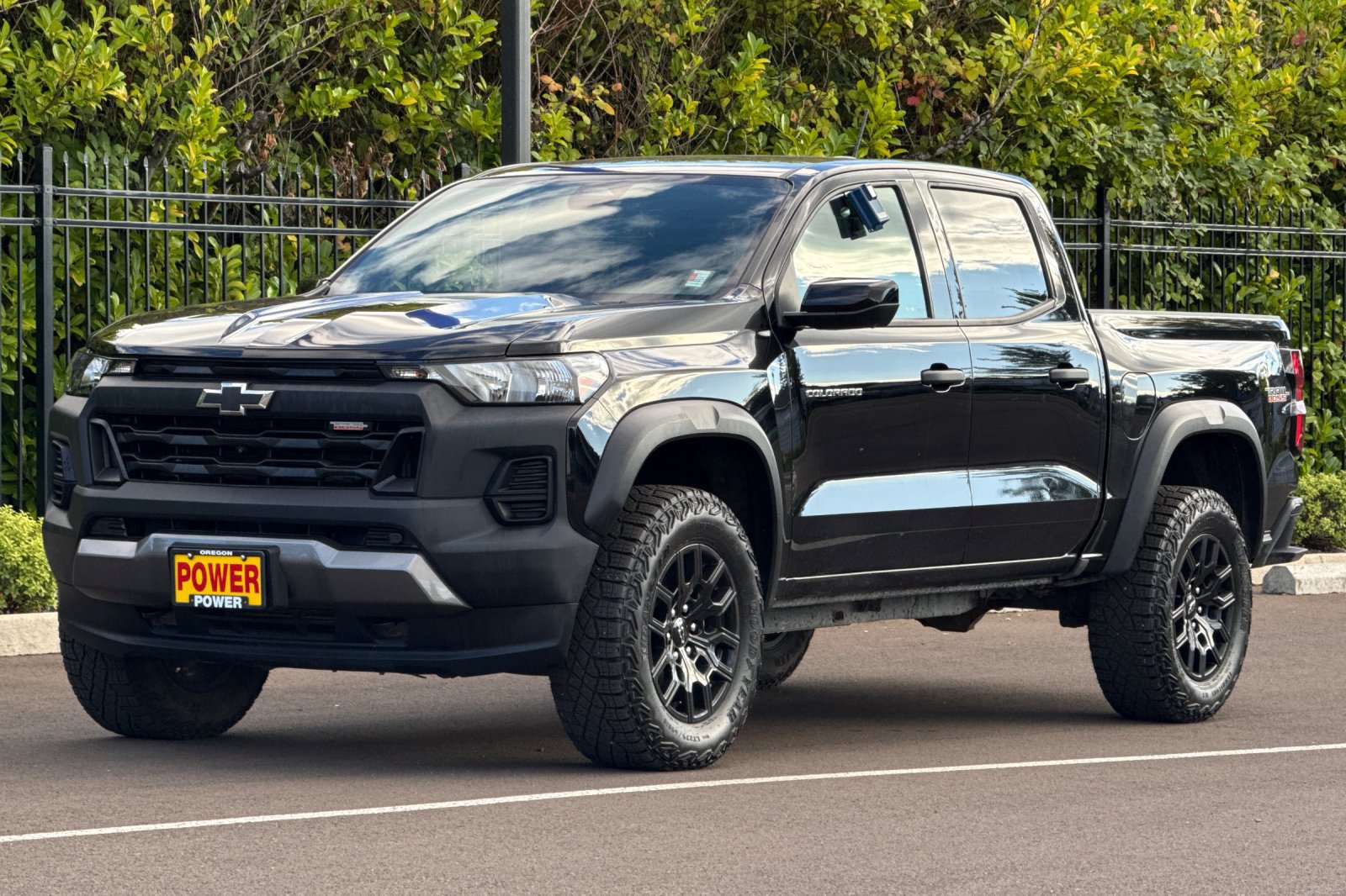 Used 2023 Chevrolet Colorado Trail Boss w/ Technology Package AWD/4WD image 8