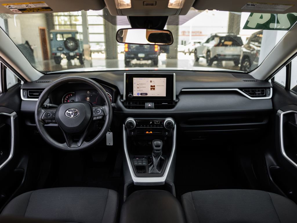 Used 2024 Toyota RAV4 LE AWD/4WD image 17