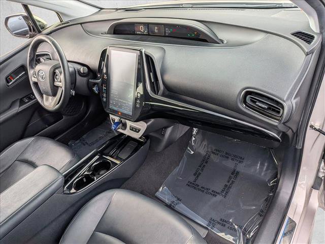 Used 2017 Toyota Prius Prime Advanced w/ Preferred Accessory Package FWD image 17