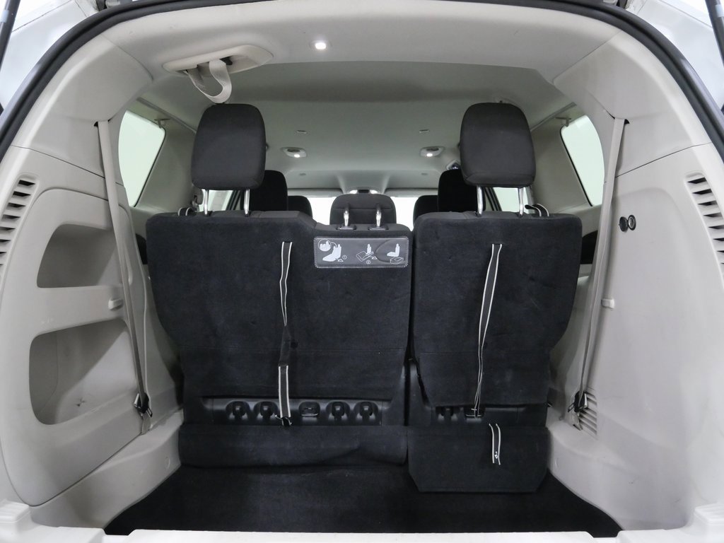 Used 2017 Chrysler Pacifica LX image 24