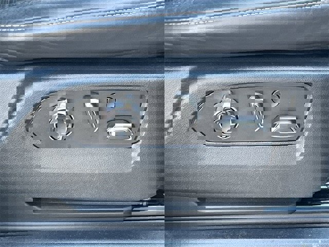 Used 2022 Cadillac Escalade Premium Luxury Platinum image 32