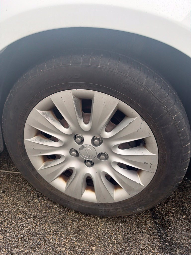 Used 2013 Chrysler 200 LX FWD image 4