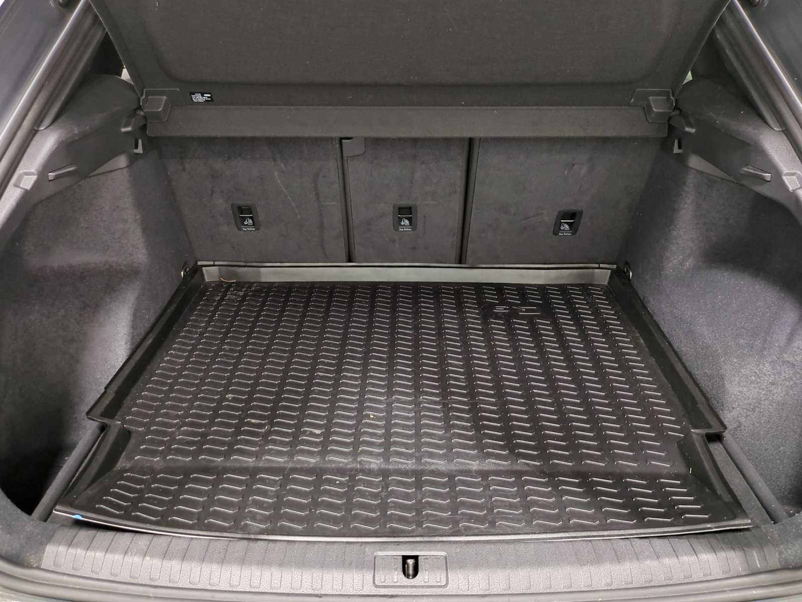 Used 2023 Audi Q3 2.0T Premium w/ Convenience Package image 36