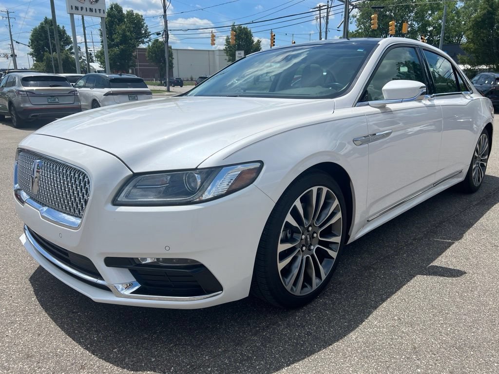 Used 2019 Lincoln Continental Select w/ Continental Climate Package AWD/4WD image 1