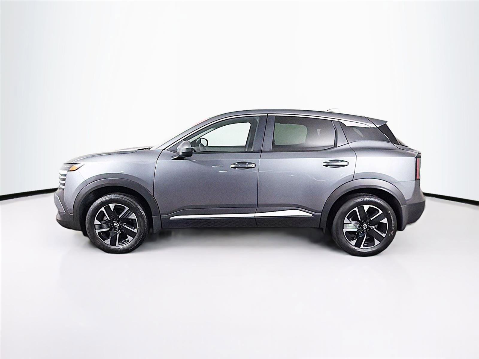 Used 2025 Nissan Kicks SV w/ Illumination Package AWD/4WD image 4