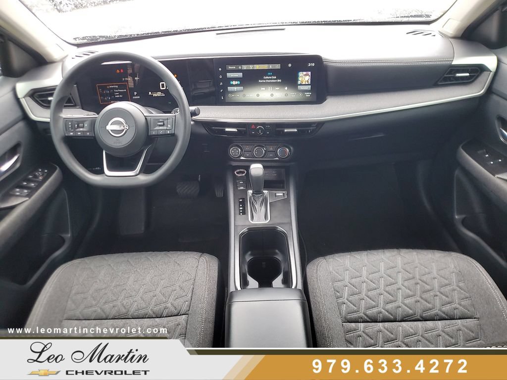 Used 2025 Nissan Kicks SV FWD image 10