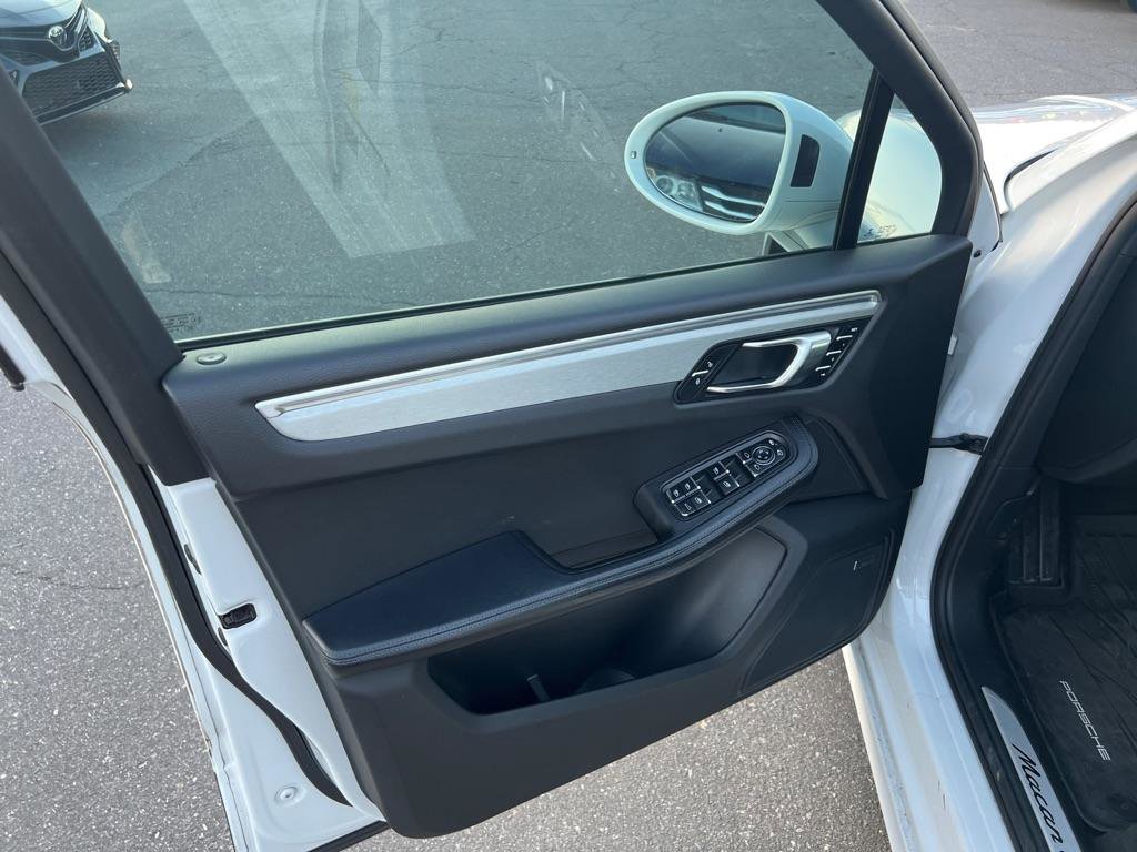 Used 2017 Porsche Macan GTS w/ Premium Package Plus image 10