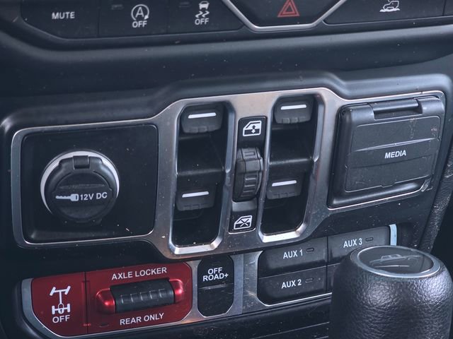 Used 2023 Jeep Gladiator Mojave w/ Trailer Tow Package AWD/4WD image 17