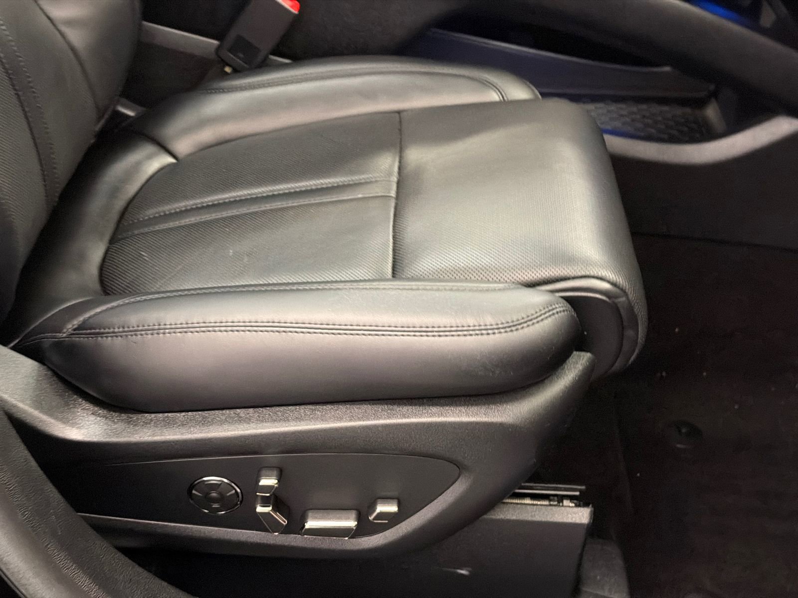 Used 2019 Lincoln Nautilus Reserve FWD image 12