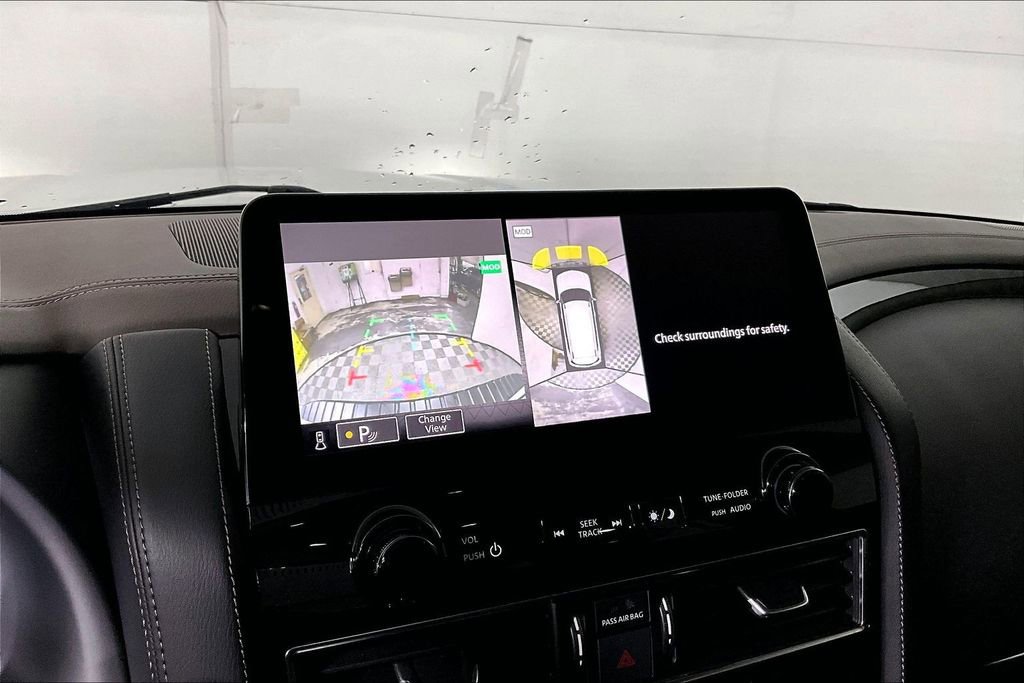 Used 2024 Nissan Armada Platinum w/ Captain's Chairs Package image 21