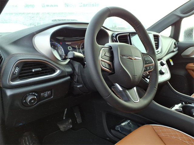 New 2026 Chrysler Pacifica Pinnacle image 14