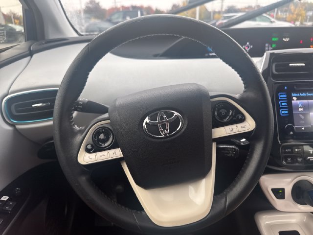 Used 2017 Toyota Prius Three w/ Advanced Technology Package FWD image 17