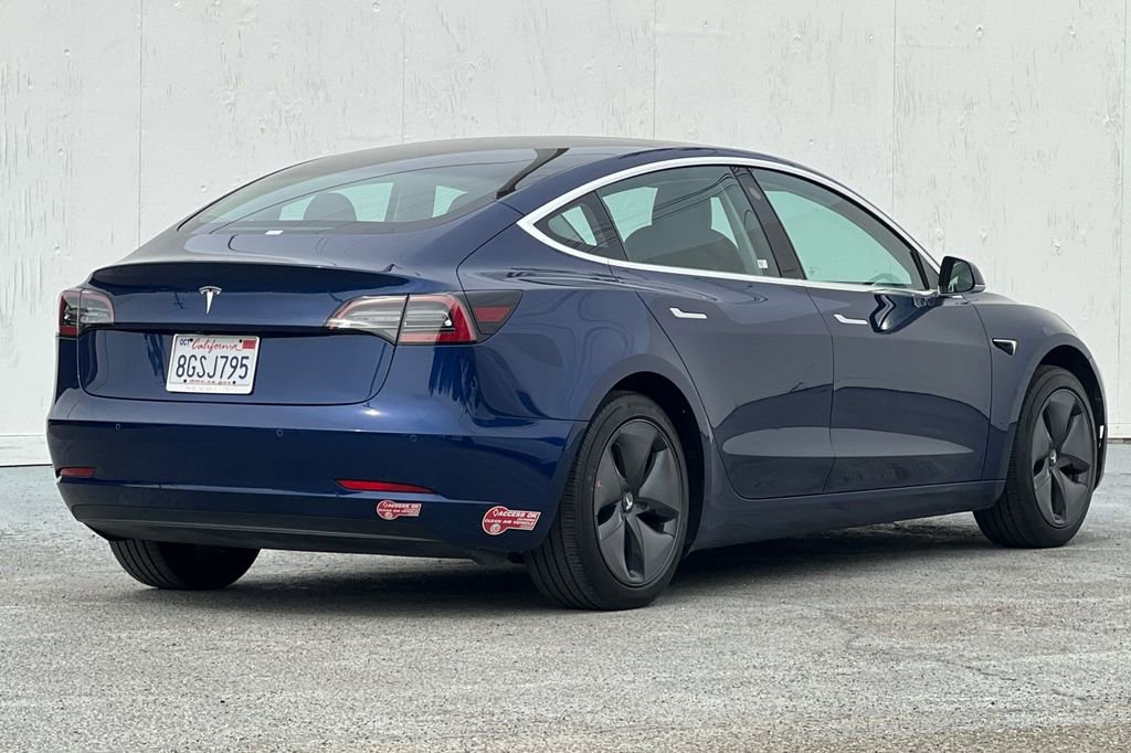Used 2018 Tesla Model 3 Long Range RWD image 3