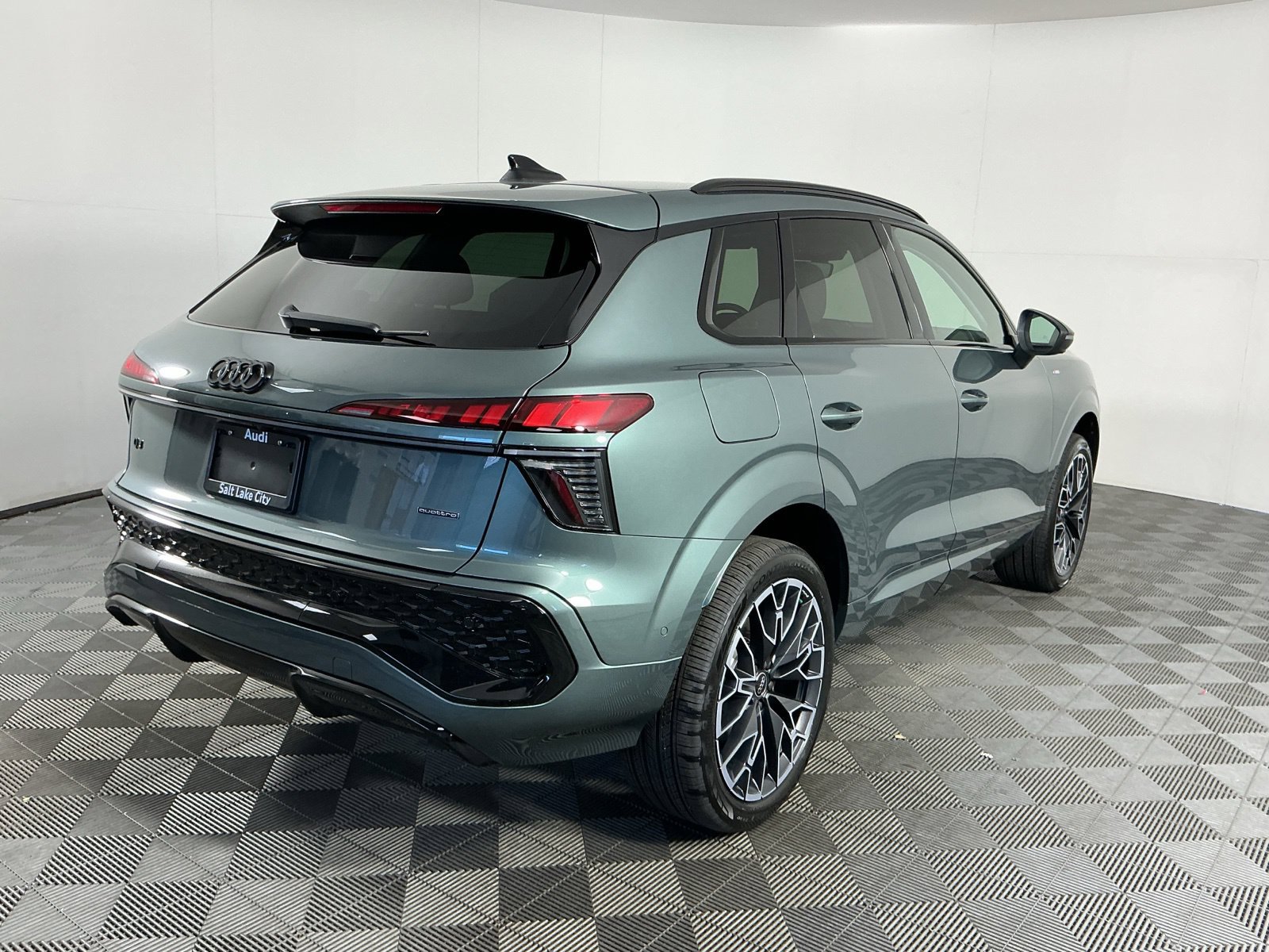 New 2026 Audi Q3 quattro 2.0T AWD/4WD image 8