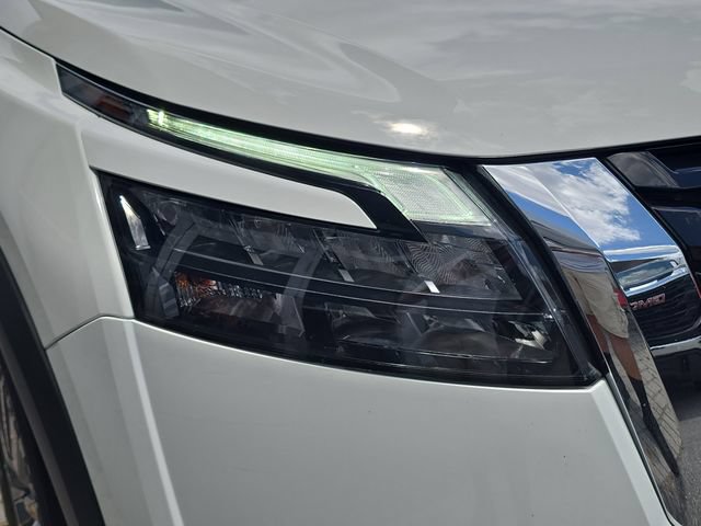 Used 2025 Nissan Pathfinder SV FWD image 10