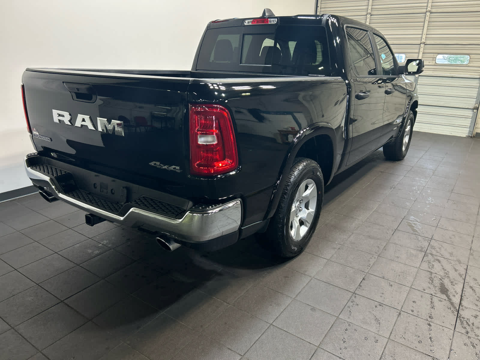Used 2025 RAM 1500 Big Horn AWD/4WD image 3
