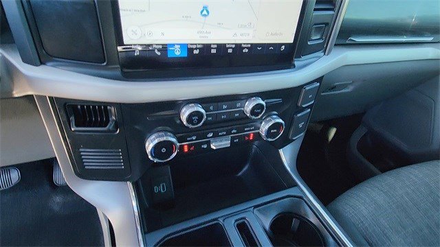 Used 2023 Ford F150 Lightning XLT image 25