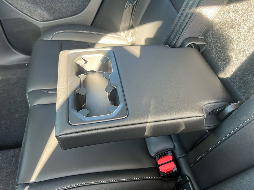 New 2026 Volvo XC40 B5 Plus w/ Protection Package Premier AWD/4WD image 21