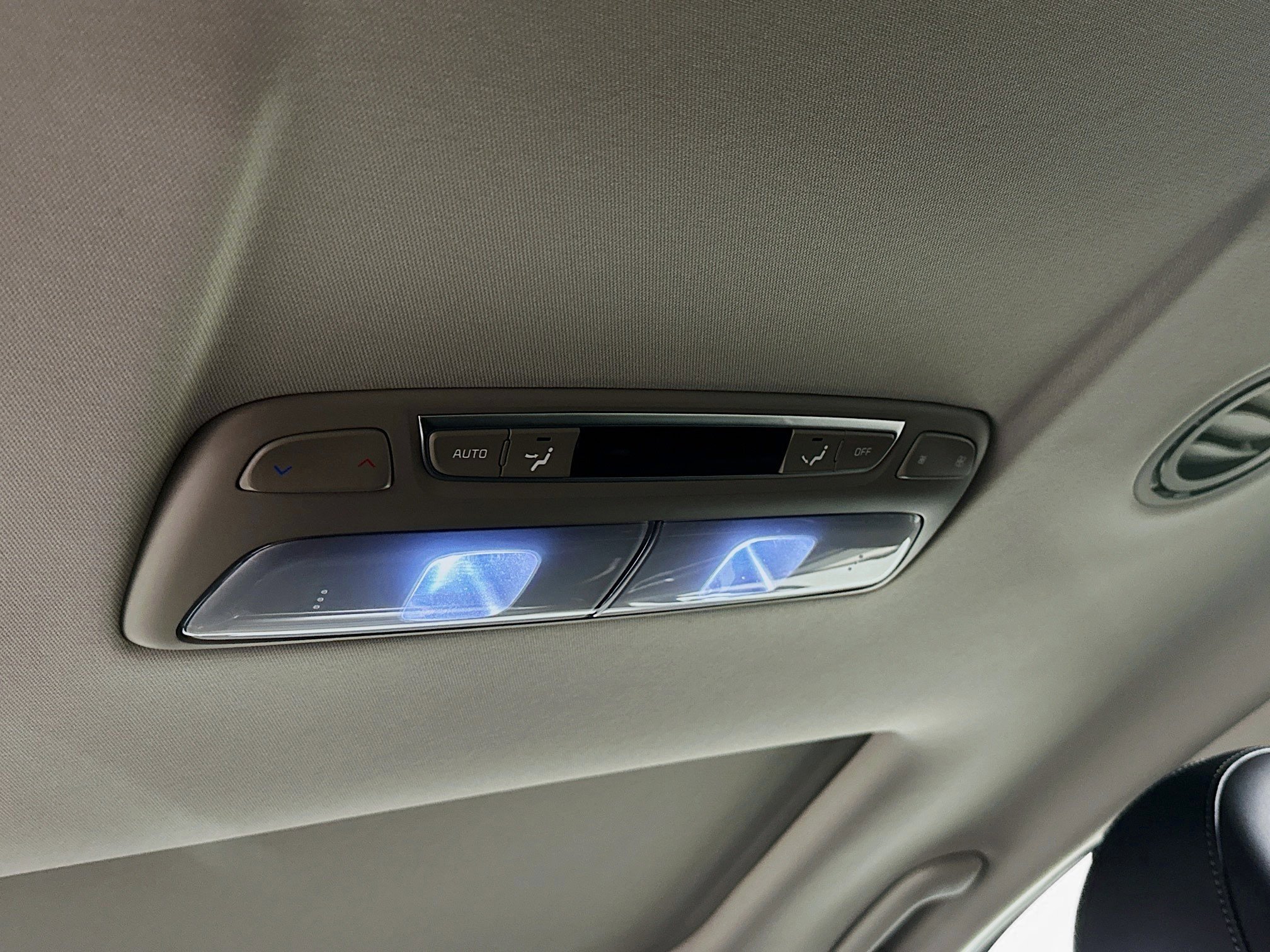 Used 2025 Kia Telluride S image 28