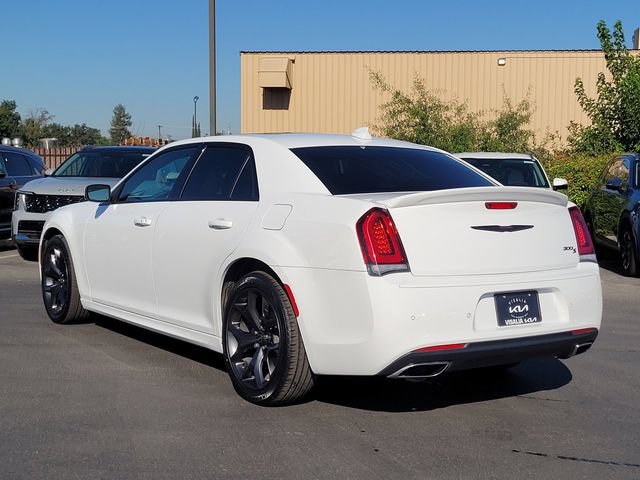 Used 2023 Chrysler 300 S w/ Comfort Group RWD image 7