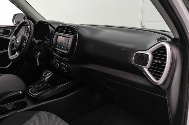 Used 2021 Kia Soul LX FWD image 14