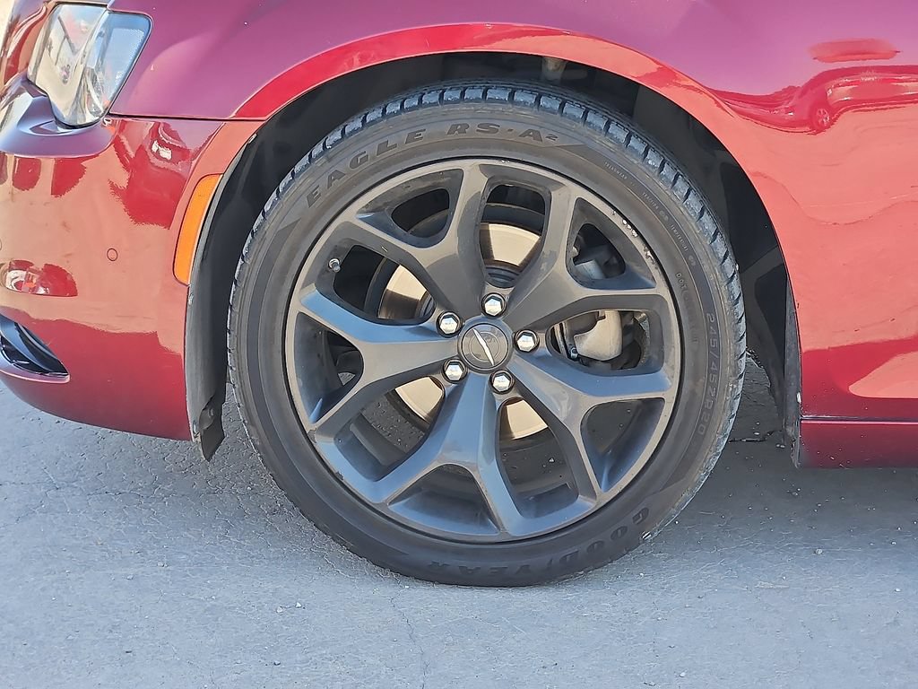 Used 2022 Chrysler 300 S RWD image 9