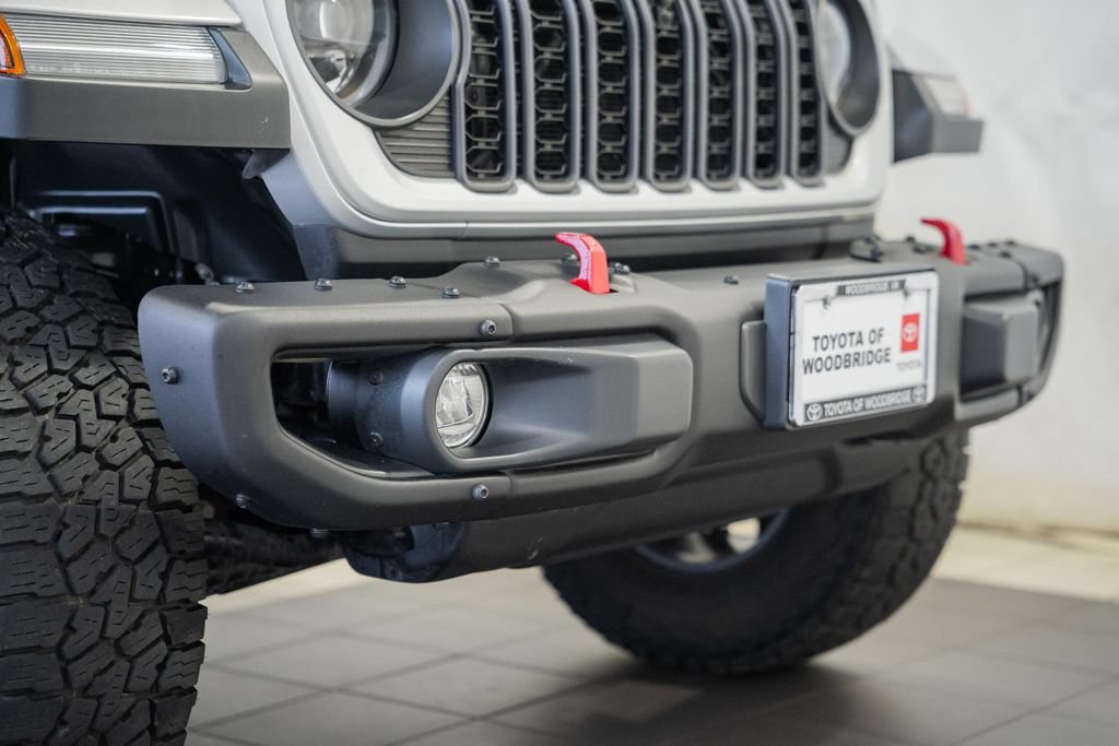 Used 2024 Jeep Gladiator Rubicon AWD/4WD image 13