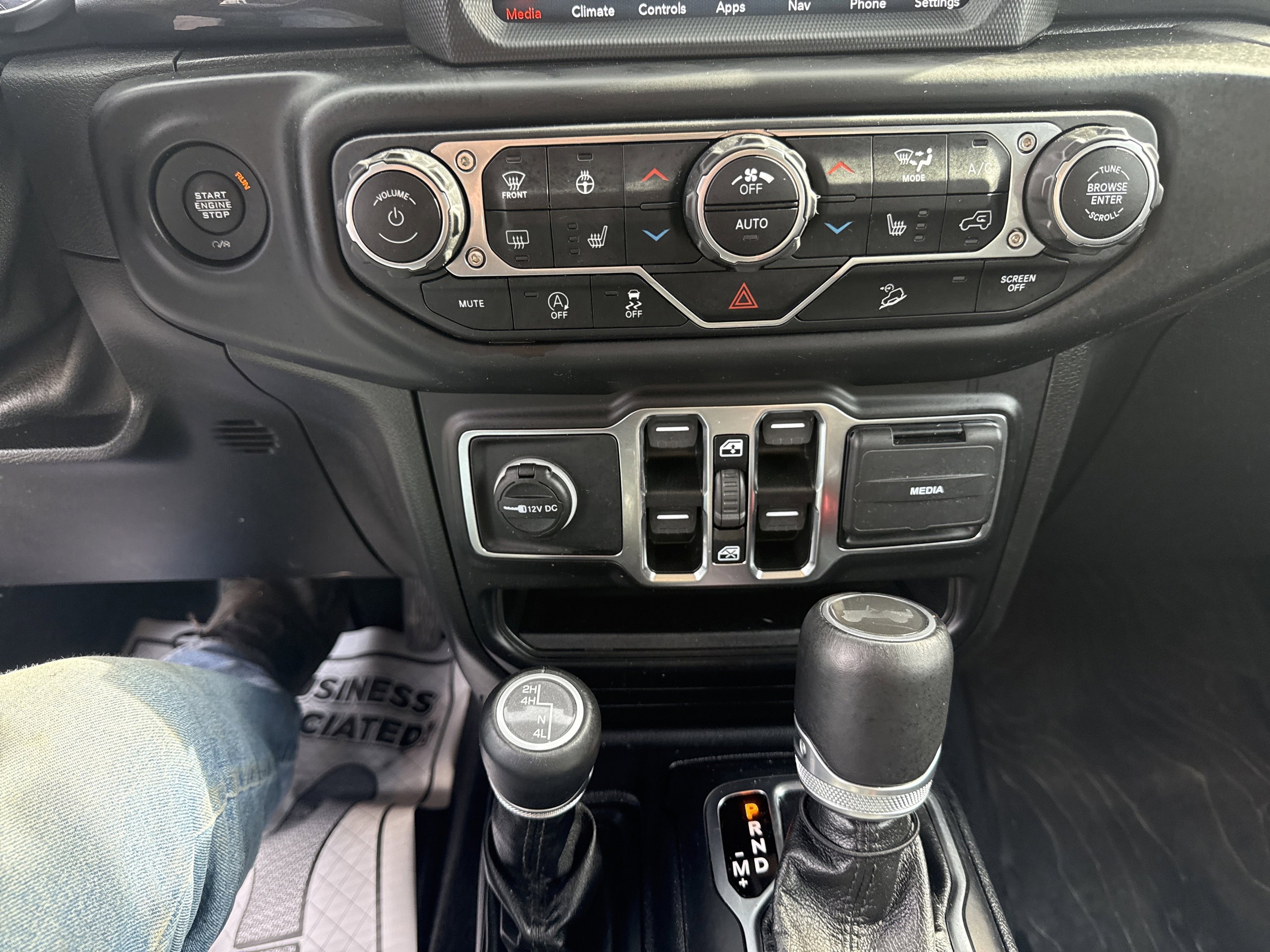 Used 2021 Jeep Wrangler Unlimited Sahara AWD/4WD image 22