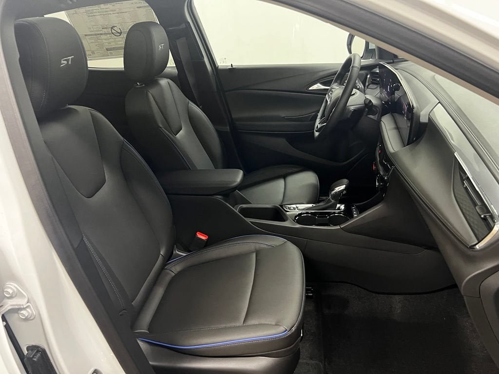 New 2026 Buick Encore GX Sport Touring w/ Comfort Package AWD/4WD image 38