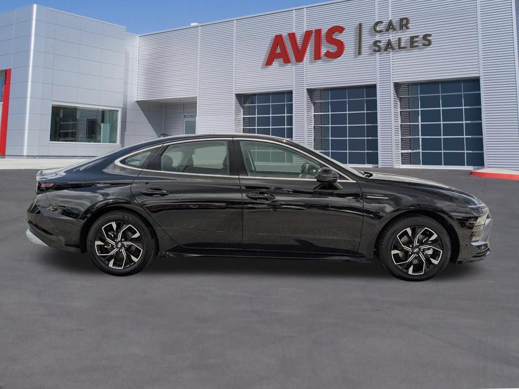Used 2025 Hyundai Sonata SEL FWD image 10
