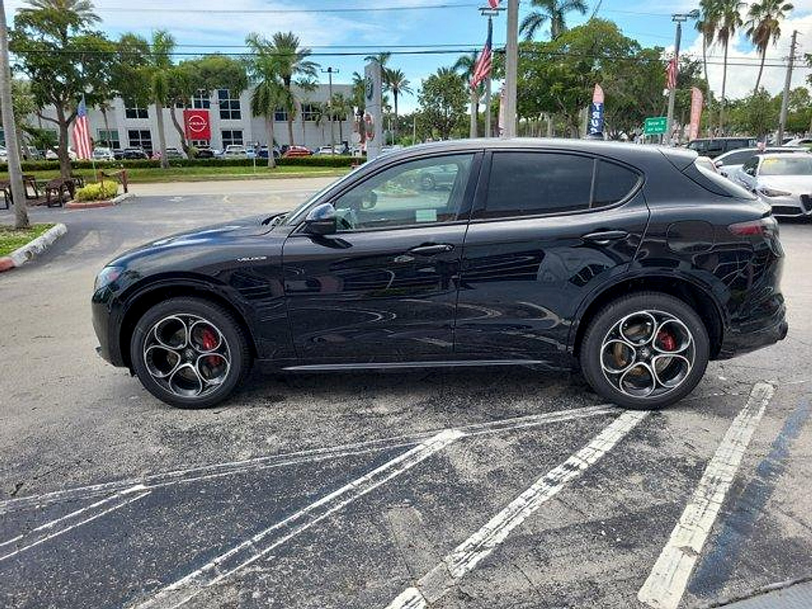 New 2026 Alfa Romeo Stelvio Sprint AWD/4WD image 4