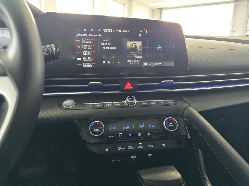 Used 2025 Hyundai Elantra SEL FWD image 28