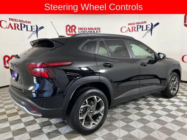 Used 2026 Chevrolet Trax LT FWD image 8