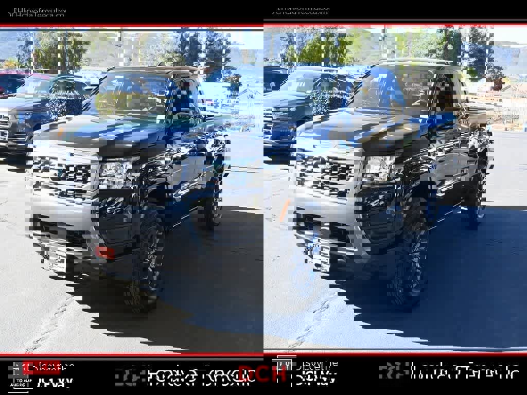 Used 2025 Nissan Frontier SV image 1