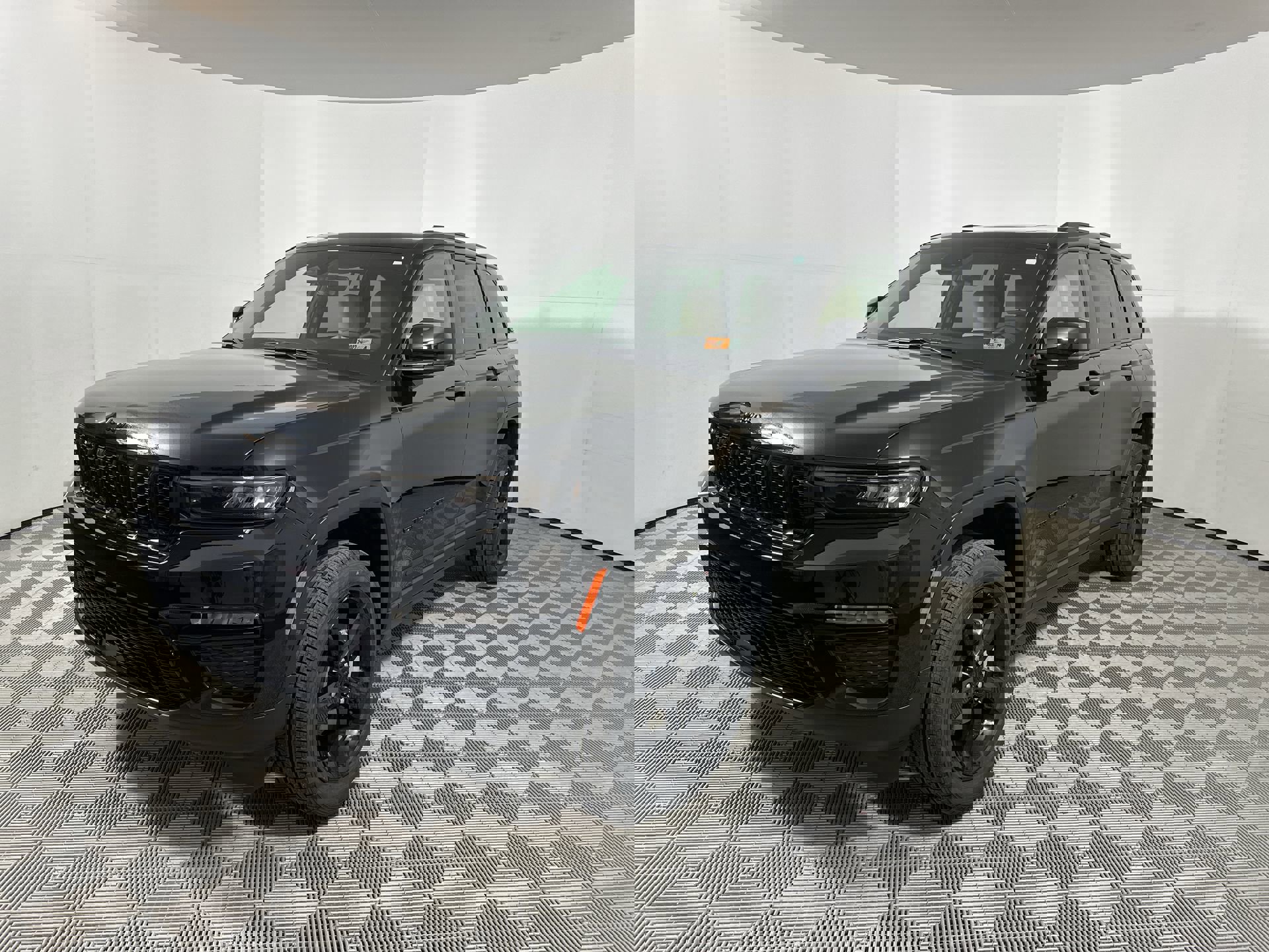 New 2025 Jeep Grand Cherokee Limited w/ Black Appearance Package image 4