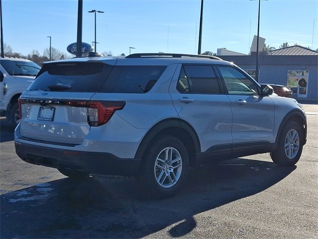 New 2026 Ford Explorer Active image 3