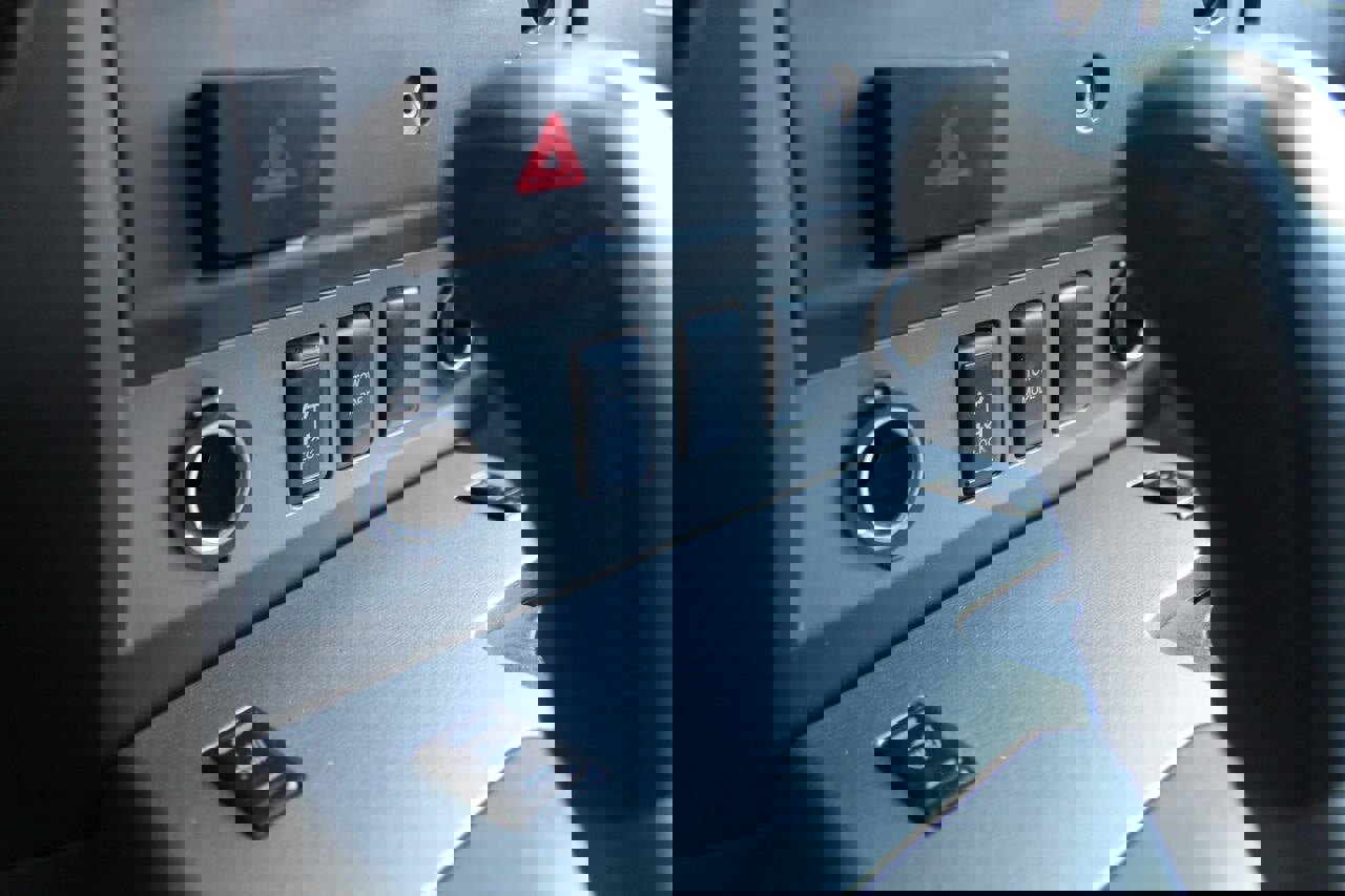 Used 2005 Nissan Titan LE w/ (R02) LE Off-Road Pkg image 44