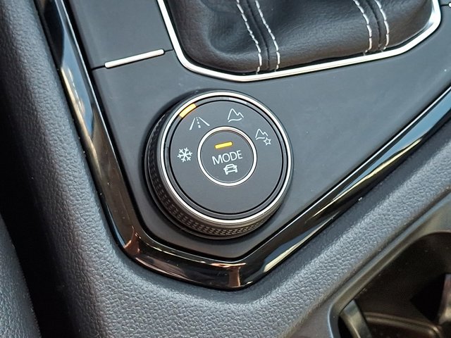 Certified 2023 Volkswagen Taos SEL AWD/4WD image 30