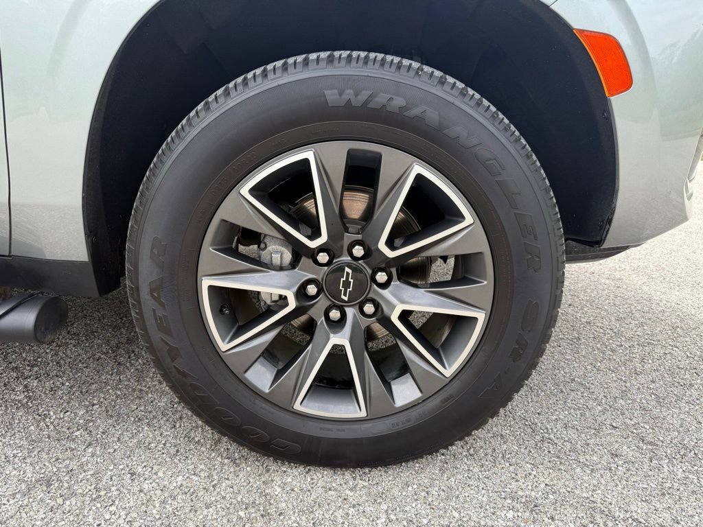 Used 2023 Chevrolet Suburban Z71 AWD/4WD image 20