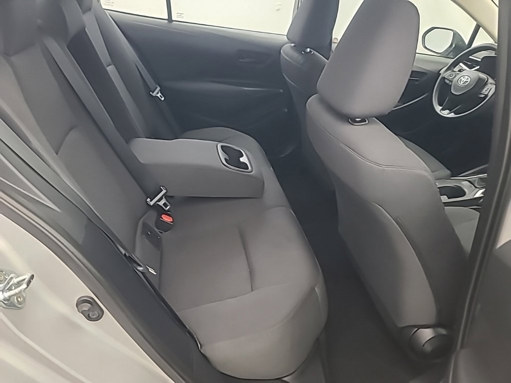 Used 2025 Toyota Corolla LE FWD image 18