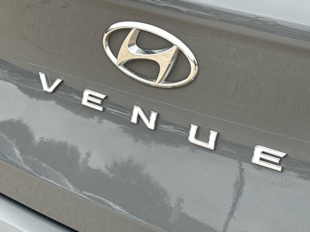 Used 2020 Hyundai Venue SEL w/ Convenience + Premium Package image 10