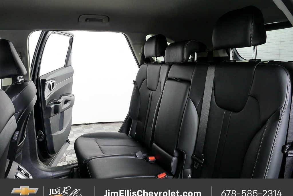 Used 2025 Kia Sorento S FWD image 19