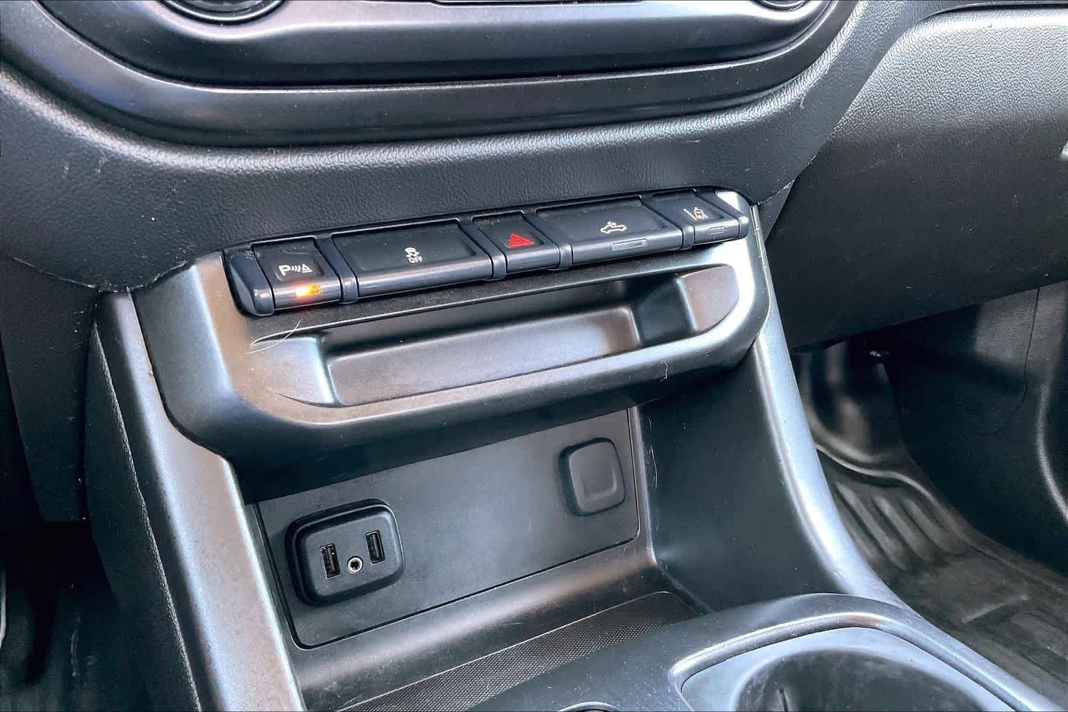 Used 2022 Chevrolet Colorado LT w/ Fleet Safety Package RWD image 32