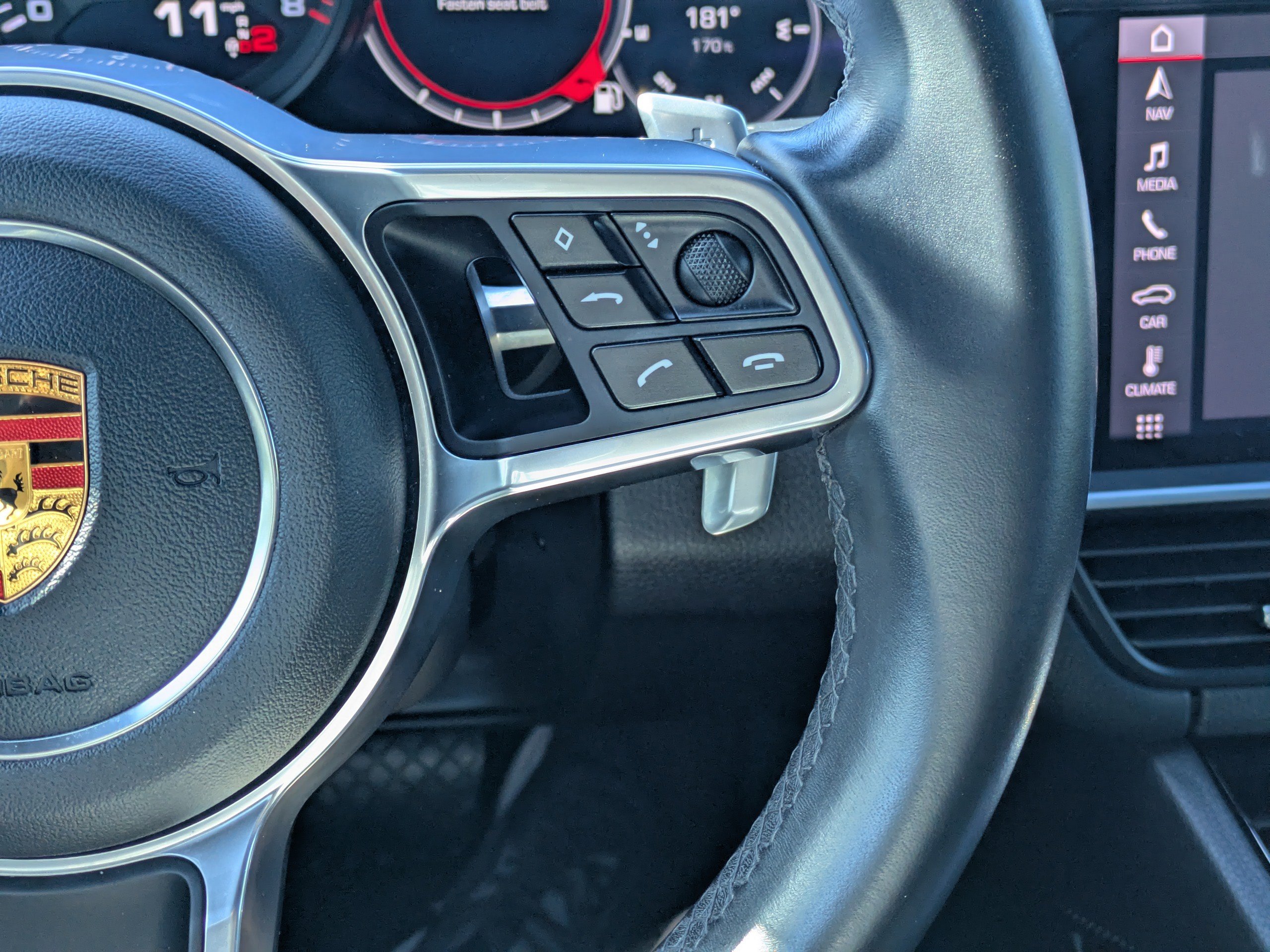 Used 2020 Porsche Cayenne image 19