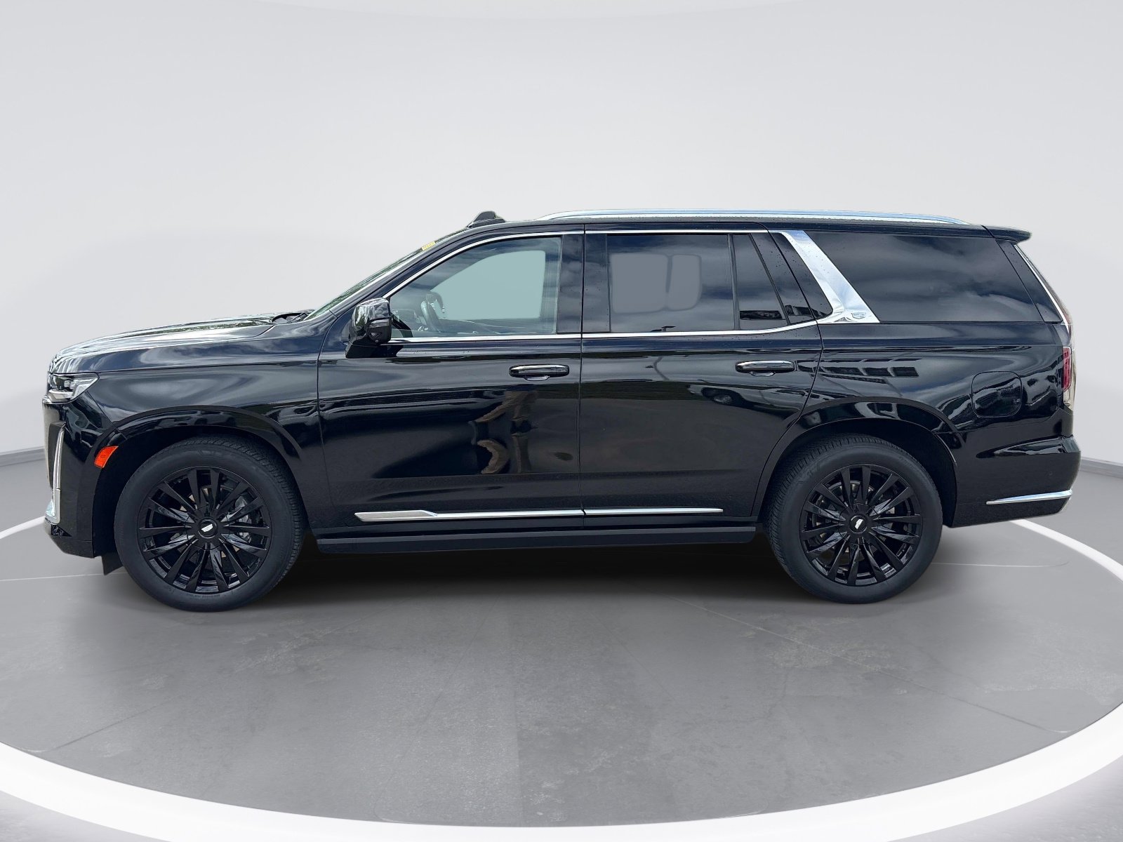 Used 2024 Cadillac Escalade Premium Luxury w/ Performance Package AWD/4WD image 5